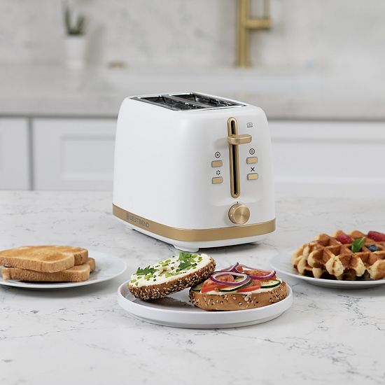  West Bend Timeless 2-Slice Toaster