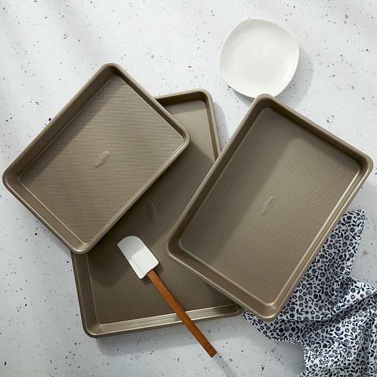  Bakersville Textured Carbon Steel 3-Piece Bakeware Set